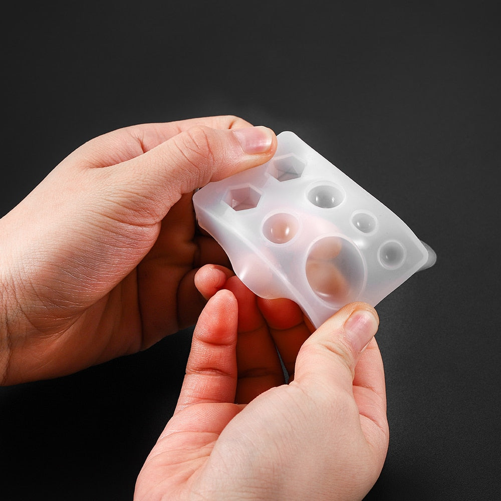 A variety of heart-shaped round oval rectangular silicone stud molds Mixed jewelry epoxy resin molds DIY jewelry making tools