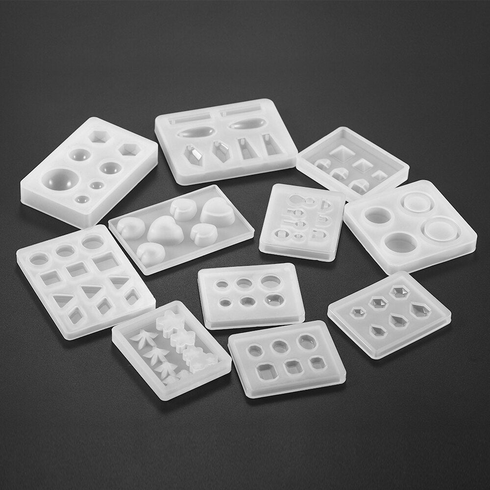 A variety of heart-shaped round oval rectangular silicone stud molds Mixed jewelry epoxy resin molds DIY jewelry making tools