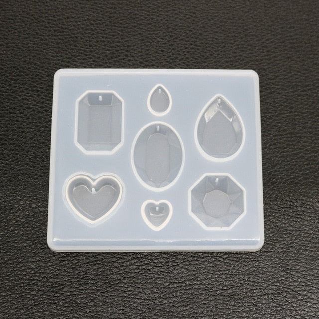 A variety of heart-shaped round oval rectangular silicone stud molds Mixed jewelry epoxy resin molds DIY jewelry making tools